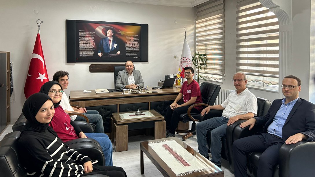 ODTÜ Kitap Topluluğu, Atatürk Anadolu Lisesi Öğrencileriyle Bir Araya Geldi.